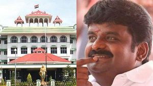 ஆறுமுக சாமி ஆணைய அறிக்கையில் விஜயபாஸ்கர் பெயரை பயன்படுத்த தடை..ஹைகோர்ட் மதுரைக் கிளை அதிரடி 