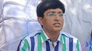 எந்த துறையாக இருந்தாலும் களை எடுக்கும் ராதாகிருஷ்ணன் ஐஏஎஸ்.. விழுப்புரத்தில் என்ன செய்தார் தெரியுமா? 