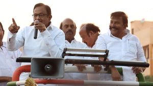தமிழ்நாட்டில் குடும்ப தலைவிகளுக்கு மாதம் ரூ.1000 உரிமைத் தொகை எப்போது? ப சிதம்பரம் சொன்ன குட்நியூஸ் 