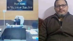 சென்னைக்கு பாராட்டு.. அதிகாரிக்கு ஆபாச திட்டு.. சிக்கலில் பீகார் ஐஏஎஸ் அதிகாரி கேகே பதாக்.. வீடியோ 