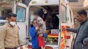 'வரமாட்டோம்'.. 3 வருடமாக வீட்டுக்குள்ளேயே பூட்டிக்கொண்டு வாழ்ந்த தாய் - மகன்.. கதவை உடைத்த  போலீஸ்