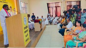 சேம் சைடு கோல் போடுறாரே..! “எய்ம்ஸ் எங்கே?” பாஜக அலுவலகத்தில் தென்னரசு பேச்சால் ஷாக் ஆன பாஜகவினர்! 