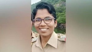 திருப்பூரில் பெண் இன்ஸ்பெக்டர் மாயம்? குடும்ப பிரச்சினை காரணமா? ஆடியோவால் பரபரப்பு! 