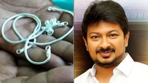 ஈரோடு கிழக்கில்.. அதிமுகவினர் கொலுசு கொடுக்குறாங்களாமே? ஒரே வார்த்தையில் உதயநிதி 
