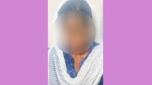 ஆ.. மண்டை மேல இருக்கிற கொண்டையை மறந்து.. இதுல மெடிக்கல் செக்கப் வேற.. திருதிருன்னு விழித்த இளம்பெண்