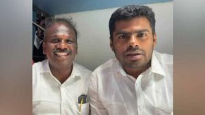 அண்ணாமலையோடு செல்பி.. அண்ணாமலையார் கோயில் நிலத்தை ஆக்கிரமித்து வீடு! தகராறு செய்த பாஜக நிர்வாகி கைது