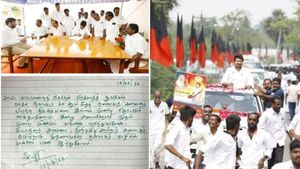 மூதாதையர் வீட்டில் உதயநிதி ஸ்டாலின்! அமைச்சராக முதல் விசிட்! வருகை பதிவேட்டில் எழுதியது என்ன? 