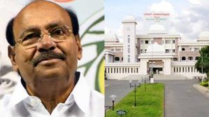 போராடிய மாணவிகளை பழிவாங்குவதா? பெரியார் பல்கலைக்கழக துணைவேந்தரை நீக்க வேண்டும்.. ராமதாஸ் ட்வீட்! 