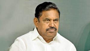 ஈபிஎஸ் போட்டோவையா எரிக்கிறீங்க.. தூத்துக்குடி மாவட்ட முக்கிய பாஜக நிர்வாகியை தூக்கிய அதிமுக.. ஆஹா 