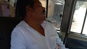 டிவி சீரியல் நடிகர் மீது ஒய்வு பெற்ற ராணுவ வீரர் துப்பாக்கி சூடு..திண்டுக்கல்லில் அதிர்ச்சி 