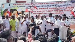 கைகோர்க்கும் புள்ளிகள்.. 