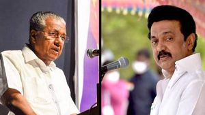 மதுரையில் அதிரடி ஆய்வை முடித்து நாகர்கோவில் செல்லும் முதல்வர்! பினராயி விஜயனுடன் ஒரே மேடையில் இன்று! 