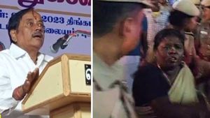 மேடையில் ஹெச்.ராஜா பேசும் போது.. திடீரென நுழைந்து சரமாரியாக திட்டிய விசிக பெண் நிர்வாகி.. பரபரப்பு 