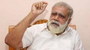 பெண்களுக்கான மாதம் ரூ 1000 உரிமைத் தொகை வழங்குவது எப்போது?.. அமைச்சர் பெரியசாமி தகவல் 