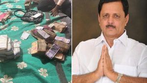 கர்நாடக பாஜக எம்எல்ஏ மகனிடம் ரூ.7.70 கோடி பறிமுதல்.. 2018இல் சொத்து மதிப்பு தெரிஞ்சா! ஷாக் ஆவீங்க