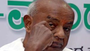 கர்நாடகா தேர்தல்: தேவகவுடா குடும்பத்தின் ஜேடிஎஸ் எதிர்காலம் என்ன? மீண்டும் கிங்மேக்கர் சாத்தியமா? 