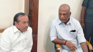 சோகமே உருவான வடிவில் ஓபிஎஸ்.. நேரில் சந்தித்து ஆறுதல் சொன்ன எச்.ராஜா! 