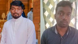 பாதிரியாரை சிக்க வைத்த செல்போனுடன் எஸ்கேப் ஆன இளைஞர்.. 'அதில் இருக்கும் ரகசியம்' 