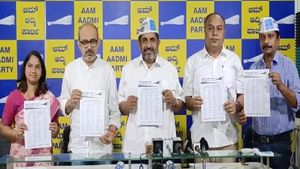 கர்நாடகா தேர்தல் களத்தில் ஆம் ஆத்மி  தீவிரம்-நேற்று தேர்தல் அறிக்கை; இன்று 2-வது வேட்பாளர் பட்டியல்! 