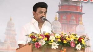 'ஹைகோர்ட்டில் வழக்காடு மொழியாக தமிழ்' மதுரை வந்த சந்திரசூட்.. மு.க.ஸ்டாலின் வைத்த 3 கோரிக்கைகள்! 