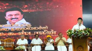 மகளிரை இழிவான பிறவிகளாக ஆக்கியது மனு.. ஆணுக்கு பெண் அடிமையென ஆக்கிவிட்டார்கள்.. மு.க.ஸ்டாலின் பேச்சு 