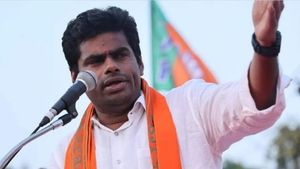 தமிழ்நாட்டில் பாஜக தனி முத்திரை பதிக்கிறது.. தொண்டர்களை யாராலும் தொட முடியாது.. அண்ணாமலை! 
