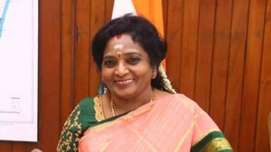  2 மாநில ஆளுநர் பதவி கிடைத்தது எப்படி? “மகாபெரியவர் கொடுத்த மாங்கனி” - தமிழிசை சௌந்தரராஜன் பேச்சு! 