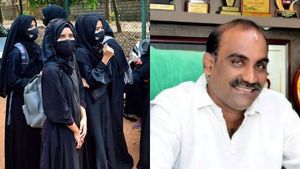 ஹிஜாப் பிரச்சனையின் “மாஸ்டர் மைண்ட்”.. பாஜக கொடுத்த கிப்ட்! கர்நாடக வேட்பாளர் பட்டியலில் சுவர்னா 