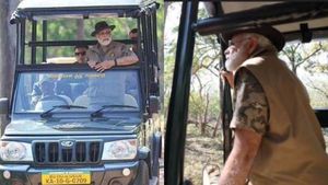 புலியை பார்க்க முடியவில்லை.. பந்திப்பூர் காட்டில் கண்கள் சிவந்த மோடி? சபாரியில் கோபம்? என்ன நடந்தது? 