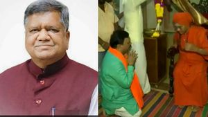 ஜெகதீஷ் ஷெட்டரை எதிர்த்து போட்டி.. மடாதிபதி முன் மண்டிப்போட்ட பாஜக வேட்பாளர்.. என்னாச்சு? வீடியோ 
