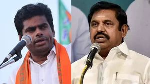 அண்ணாமலை காலை சுற்றிய 