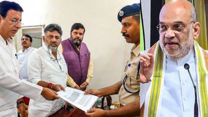 கலவரம் வெடிக்குமா? காங்கிரஸ் பற்றி பொய் பிரச்சாரம்.. அமித்ஷா பேச்சுக்கு எதிராக போலீசில் பரபர புகார்!