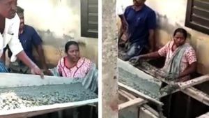 கரூரில் கணவன், மனைவி மீது அப்படியே கான்கிரீட் கலவையை ஊத்திய ஒப்பந்ததாரர்.. ஷாக் சம்பவம் 