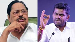 சொத்து பட்டியல்..வந்து விழுந்த கேள்வி.. அப்படியே பார்த்த துரைமுருகன்! அண்ணாமலைக்கு சிரித்தபடி பதில் 