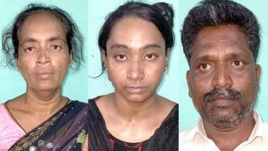 பெண் தேடும் பசங்க தான் டார்கெட்.. கல்யாணம் ஆனதும் நகையோடு எஸ்கேப்.. கரூரில் தரகர்களோடு சிக்கிய லேடி 