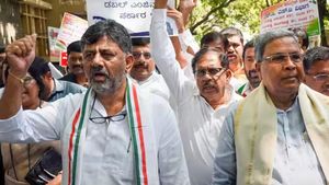கர்நாடகா சட்டசபை தேர்தல்: இழுபறிக்குப் பின் 42 வேட்பாளர்களுடன் காங். 2-ம் கட்ட பட்டியல் வெளியானது! 