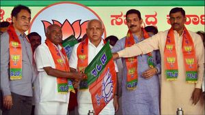 எம்எல்ஏக்கள் போர்க்கொடி.. வாரிசுகளுக்கு சீட் கேட்கும் நிர்வாகிகள்..கர்நாடகா தேர்தலில் பாஜக திணறல்! 