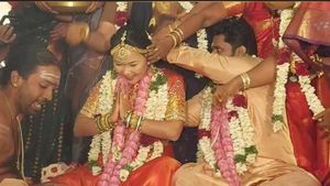 சமூக வலைத்தளத்தில் அறிமுகம்..சீன பெண்ணை கரம் பிடித்த கடலூர் இளைஞர்..தமிழ் முறைப்படி நடந்த டும் டும்! 
