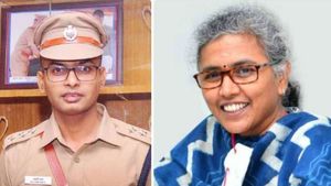  பல் பிடுங்கிய விவகாரம்! களத்தில் இறங்கிய அமுதா ஐஏஎஸ்! போலீஸ் நிலைய சிசிடிவி கேமராக்கள் அதிரடி ஆய்வு