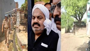  அத்திக் அகமது கொலை.. ரவுடியின் சகோதரி பக்கம் திரும்பிய உபி போலீசார்! தீவிர தேடுதல் வேட்டை! பதற்றம்