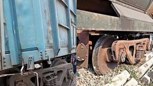 கிருஷ்ணகிரி அருகே சரக்கு ரயிலின் 6 பெட்டிகள் தடம்புரண்டன.. 4 பயணிகள் ரயில் சேவை இன்று ரத்து 