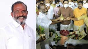  இருந்த ஒரே ஒரு பேரூராட்சியும் ‘அவுட்’.. டெல்டாவில் ஆட்டம் காட்டும் எடப்பாடி.. கலங்கும் தினகரன்!