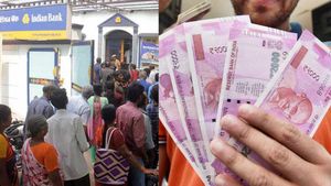  ரூ.2000 நோட்டுகளை வங்கிகள் வாங்கவில்லை என்றால் என்ன செய்ய வேண்டும் தெரியுமா! இதை பண்ணுங்க போதும்