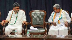 நாங்க 34 எம்எல்ஏக்கள்- எங்களுக்குதான் முதல்வர் பதவி-காங்-க்கு நெருக்கடி தரும் வீரசைவ லிங்காயத்துகள்! 