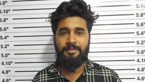 பொய்யான வீடியோவை உருவாக்கி பரப்பியதால் பதற்றம்.. பிரபல யூடியூபரான பாஜக கவுன்சிலர் கைது 