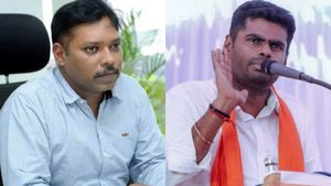 மாஜி ஐபிஎஸ்ஸை வீழ்த்திய மாஜி ஐஏஎஸ்.. கர்நாடகாவில் சசிகாந்த் சத்தமின்றி சிக்ஸர்.. அண்ணாமலை 