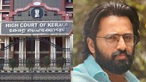 கதை கேட்க வந்த பெண் மீது பாலியல் வன்கொடுமை.. மாளிகப்புரம் நடிகர் மீது புகார்.. கேரள ஹைகோர்ட் அதிரடி 