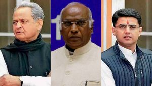கர்நாடகா பார்முலா ஒர்க் அவுட் ஆகுமா? ராஜஸ்தான் முதல்வர் கெலாட்- பைலட் இடையே இன்று கார்கே பஞ்சாயத்து! 