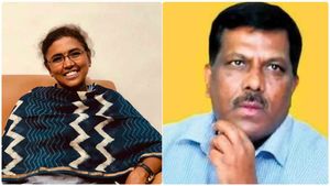 கர்நாடகாவில் மஜத- காங்கிரஸை அலறவிட்ட சுயேச்சை ஷம்பு கலோலிகர்.. அமுதா ஐஏஎஸ்ஸின் கணவர் யார் இவர்? 
