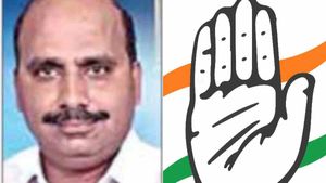 சுற்றுலா சென்ற பெண்ணிடம் சில்மிஷம்! திண்டுக்கல் கிழக்கு மாவட்ட காங்கிரஸ் தலைவர் சஸ்பெண்ட்! 